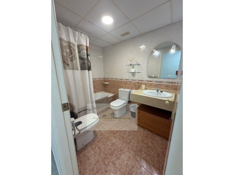2 quarto Apartamento para arrendar em Nueva Andalucia com piscina garagem - 2 200 € (Ref: 9892204)