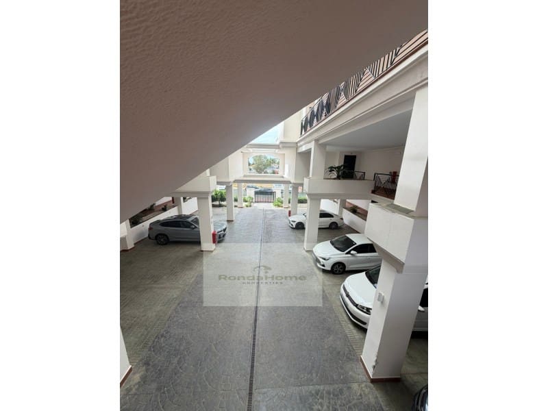 2 quarto Apartamento para arrendar em Nueva Andalucia com piscina garagem - 2 200 € (Ref: 9892204)