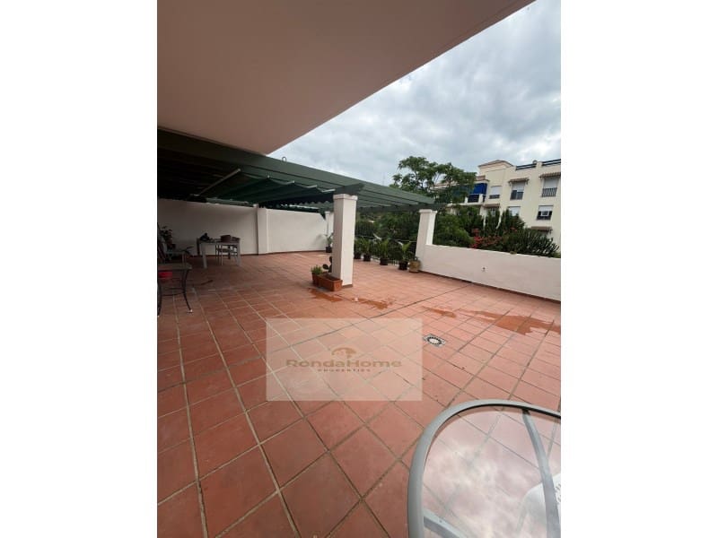 2 quarto Apartamento para arrendar em Nueva Andalucia com piscina garagem - 2 200 € (Ref: 9892204)