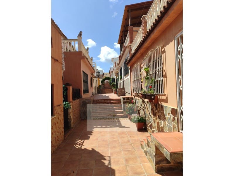 3 soveværelse Villa til leje i Las Lagunas de Mijas med swimmingpool garage - € 1.950 (Ref: 9901267)