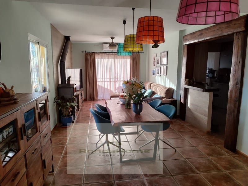 3 soveværelse Villa til leje i Las Lagunas de Mijas med swimmingpool garage - € 1.950 (Ref: 9901267)