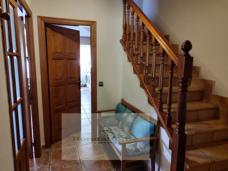 3 soveværelse Villa til leje i Las Lagunas de Mijas med swimmingpool garage - € 1.950 (Ref: 9901267)