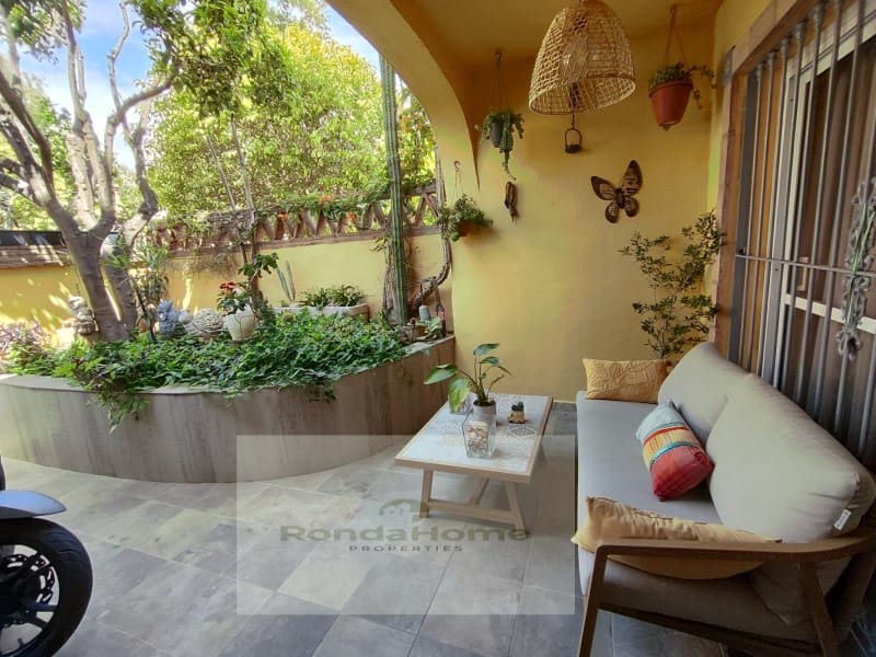 3 soveværelse Villa til leje i Las Lagunas de Mijas med swimmingpool garage - € 1.950 (Ref: 9901267)