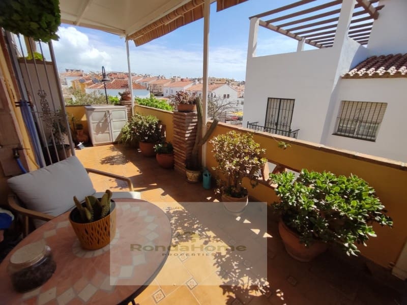 3 soveværelse Villa til leje i Las Lagunas de Mijas med swimmingpool garage - € 1.950 (Ref: 9901267)