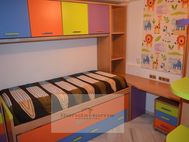 Piso de 2 habitaciones en Torremolinos en alquiler con piscina - 1.400 € (Ref: 9901268)