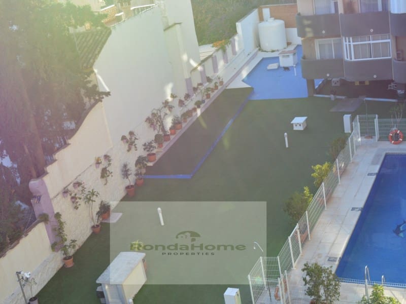 Piso de 2 habitaciones en Torremolinos en alquiler con piscina - 1.400 € (Ref: 9901268)