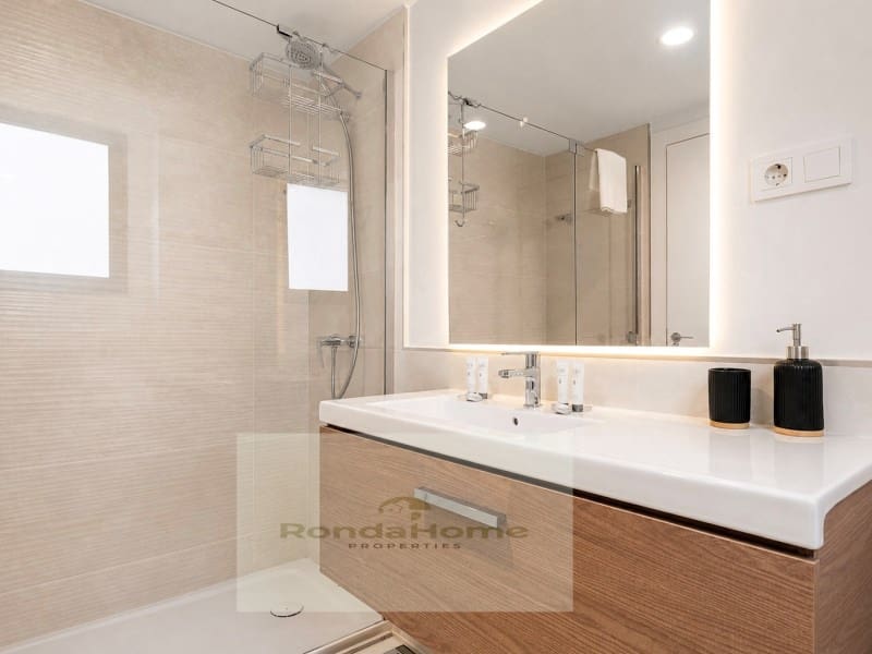 2 soveværelse Lejlighed til salg i Riviera del Sol med garage - € 369.000 (Ref: 9922169)