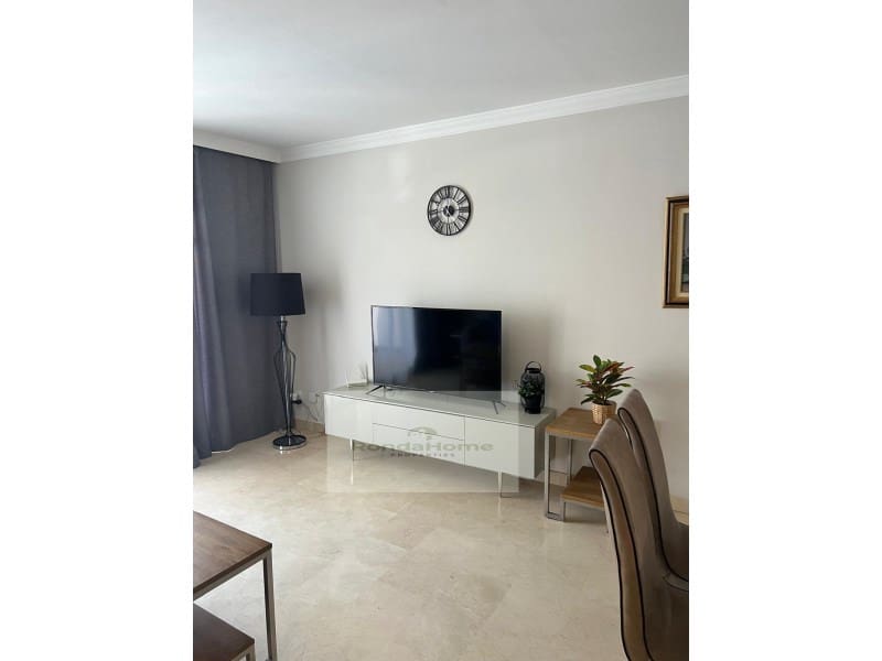 2 quarto Apartamento para arrendar em Nueva Andalucia com piscina garagem - 2 600 € (Ref: 9922170)