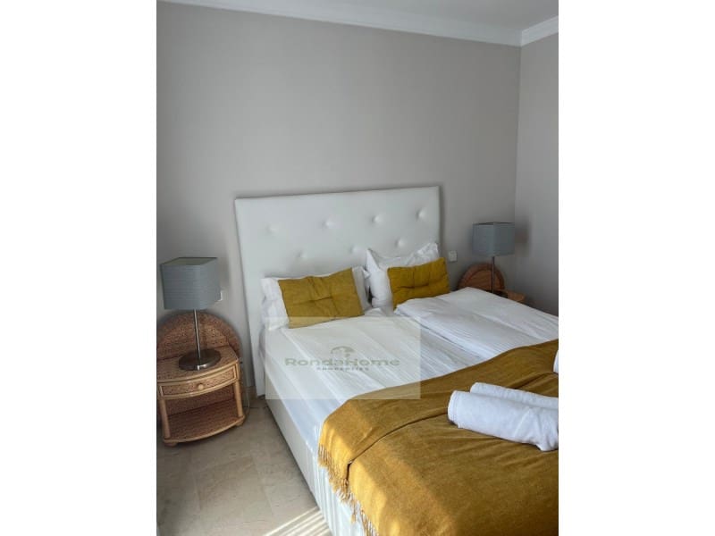 2 quarto Apartamento para arrendar em Nueva Andalucia com piscina garagem - 2 600 € (Ref: 9922170)