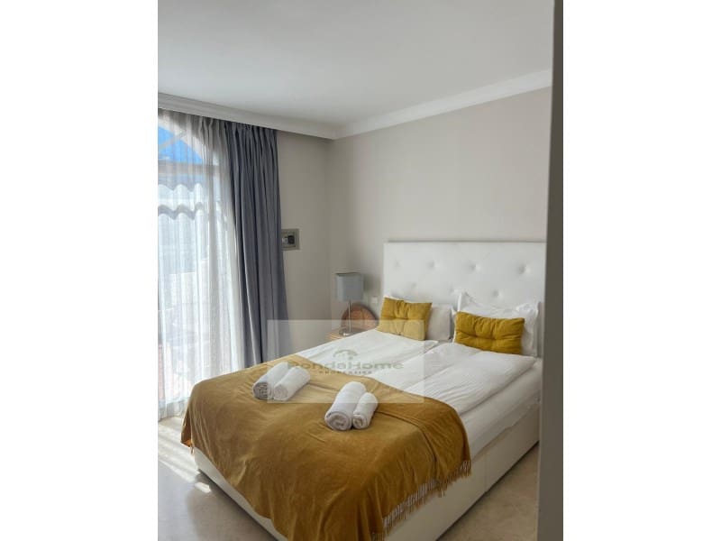 2 quarto Apartamento para arrendar em Nueva Andalucia com piscina garagem - 2 600 € (Ref: 9922170)