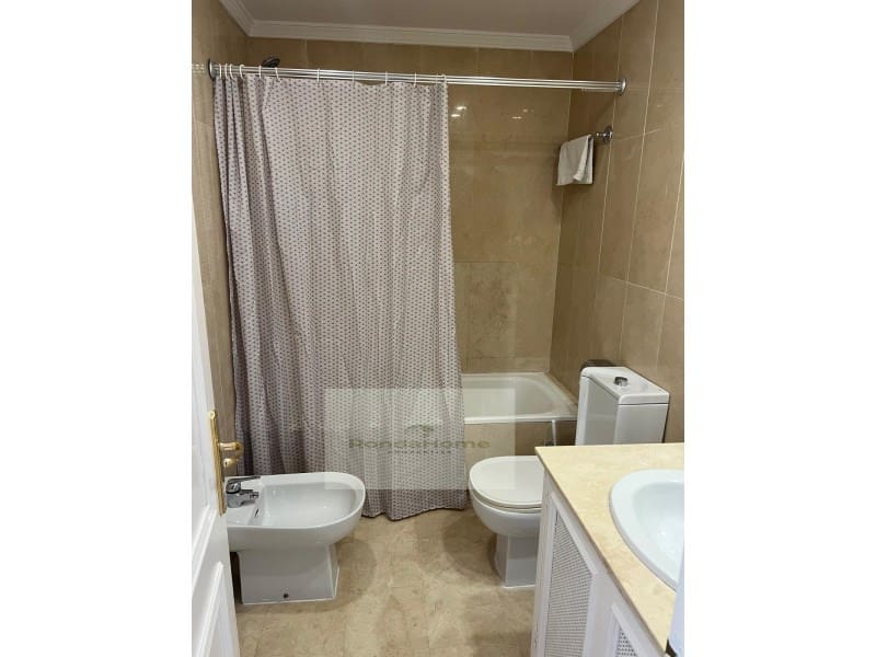 2 quarto Apartamento para arrendar em Nueva Andalucia com piscina garagem - 2 600 € (Ref: 9922170)