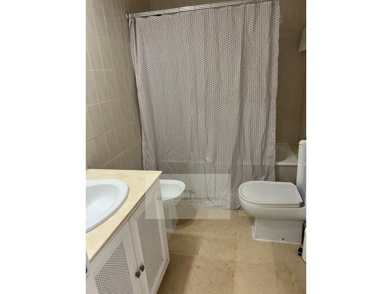 2 quarto Apartamento para arrendar em Nueva Andalucia com piscina garagem - 2 600 € (Ref: 9922170)