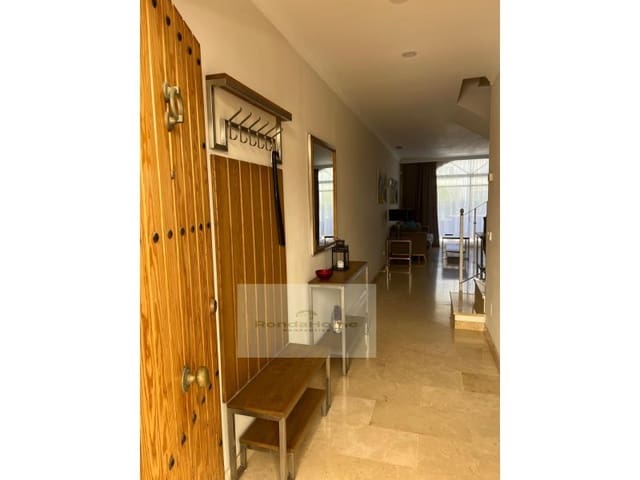 2 quarto Apartamento para arrendar em Aloha Golf, Marbella com piscina garagem - 2 600 € (Ref: 9922170)