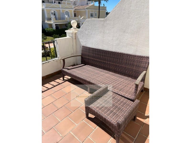 2 quarto Apartamento para arrendar em Nueva Andalucia com piscina garagem - 2 600 € (Ref: 9922170)