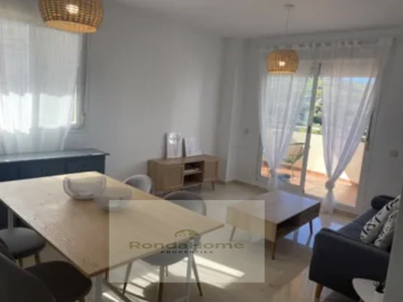 2 bedroom Flat for rent in Estepona with garage - € 1,500 (Ref: 9938099)