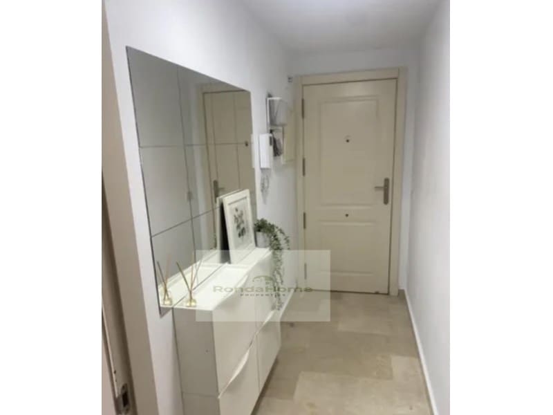 2 bedroom Flat for rent in Estepona with garage - € 1,500 (Ref: 9938099)
