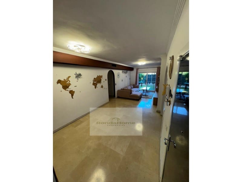 2 soveværelse Lejlighed til salg i Benalmadena med garage - € 385.000 (Ref: 9938100)