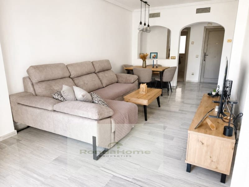 2 quarto Apartamento para arrendar em Benahavis com piscina garagem - 2 000 € (Ref: 9939891)