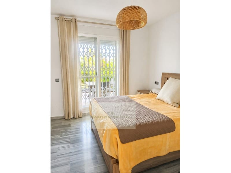 2 quarto Apartamento para arrendar em Benahavis com piscina garagem - 2 000 € (Ref: 9939891)