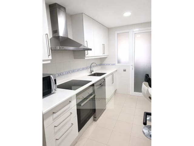 2 quarto Apartamento para arrendar em Los Arqueros - Puerto del Almendro, Benahavís com piscina garagem - 2 000 € (Ref: 9939891)