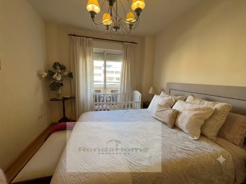 Appartement de 3 chambres à louer à Torremolinos avec piscine garage - 1 600 € (Ref: 9939892)