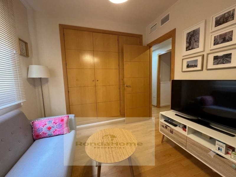 Appartement de 3 chambres à louer à Torremolinos avec piscine garage - 1 600 € (Ref: 9939892)