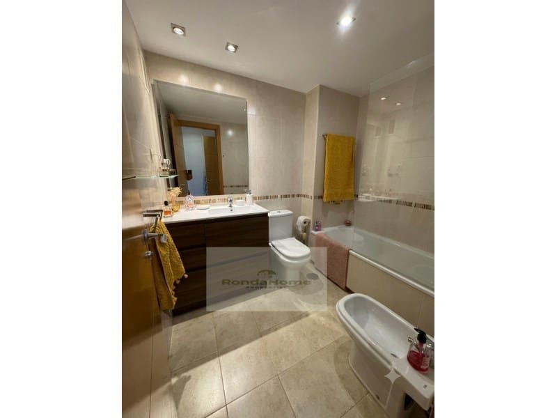 Appartement de 3 chambres à louer à Torremolinos avec piscine garage - 1 600 € (Ref: 9939892)