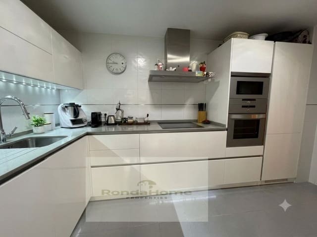 Appartement de 3 chambres à louer à Torremolinos avec piscine garage - 1 600 € (Ref: 9939892)