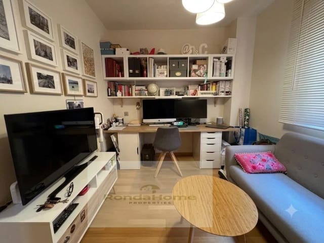 Appartement de 3 chambres à louer à Torremolinos avec piscine garage - 1 600 € (Ref: 9939892)