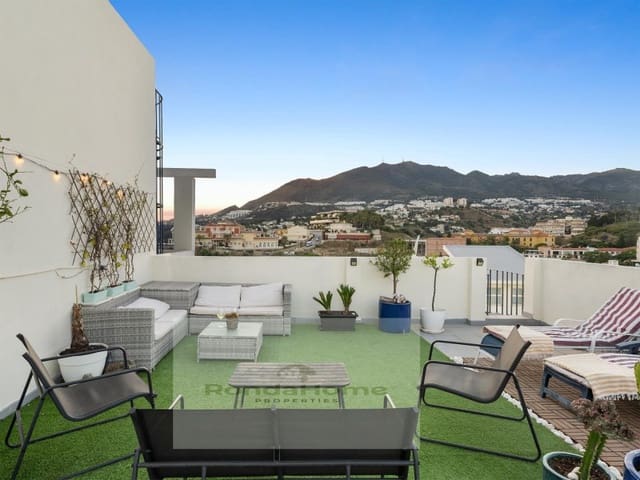 2 soverom Penthouse til salgs i Zona Centro Comercial Torrequebrada, Benalmádena med garasje - € 399 000 (Ref: 9952571)