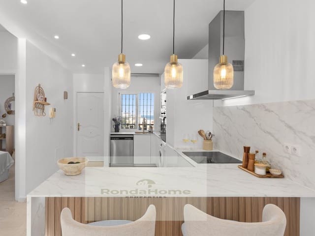 2 soverom Penthouse til salgs i Zona Centro Comercial Torrequebrada, Benalmádena med garasje - € 399 000 (Ref: 9952571)