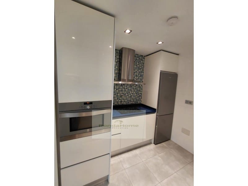 2 soveværelse Lejlighed til leje i Malaga by med garage - € 1.300 (Ref: 9984849)