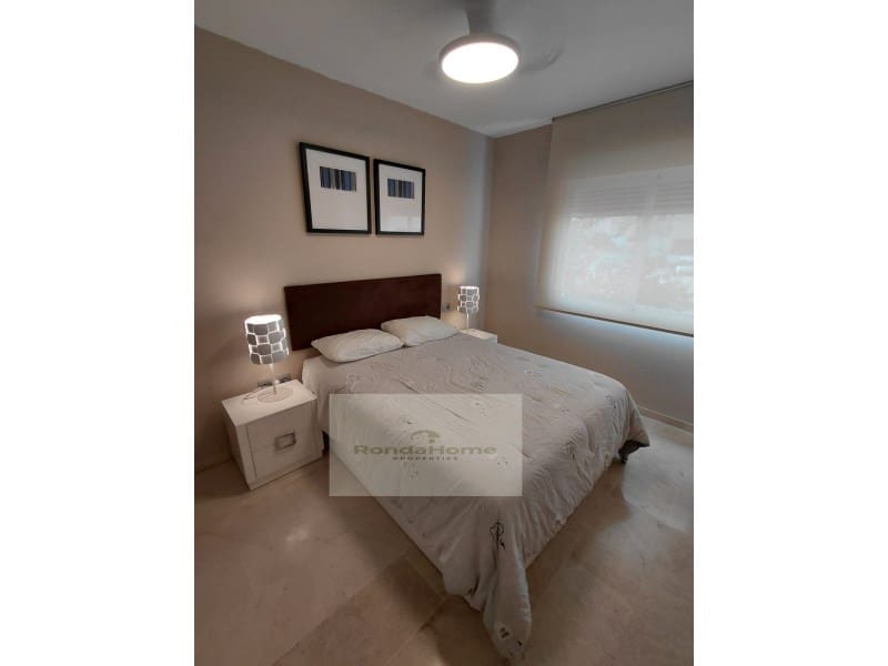 2 soveværelse Lejlighed til leje i Malaga by med garage - € 1.300 (Ref: 9984849)
