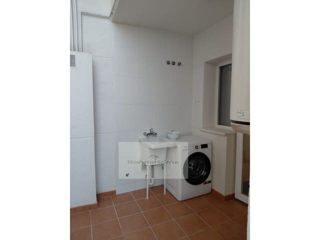 2 soveværelse Lejlighed til leje i Las Morillas, Málaga by med garage - € 1.300 (Ref: 9984849)