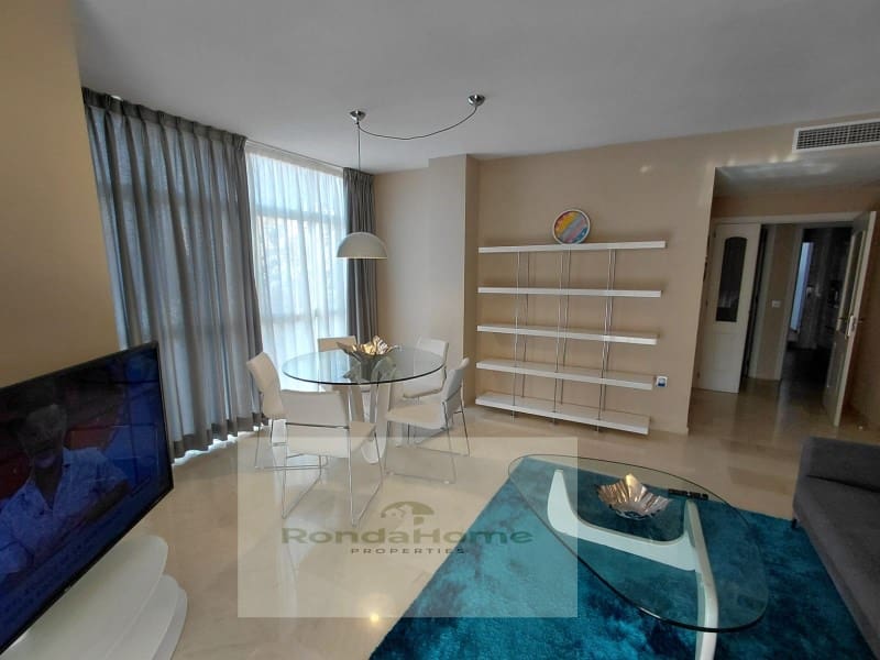 2 soveværelse Lejlighed til leje i Malaga by med garage - € 1.300 (Ref: 9984849)