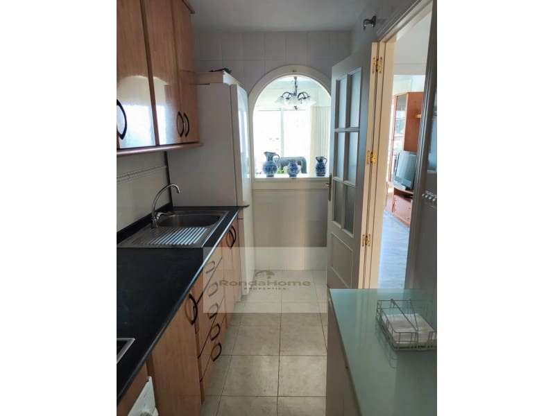2 Zimmer Wohnung zu vermieten in Fuengirola mit Pool Garage - 1.500 € (Ref: 9984851)