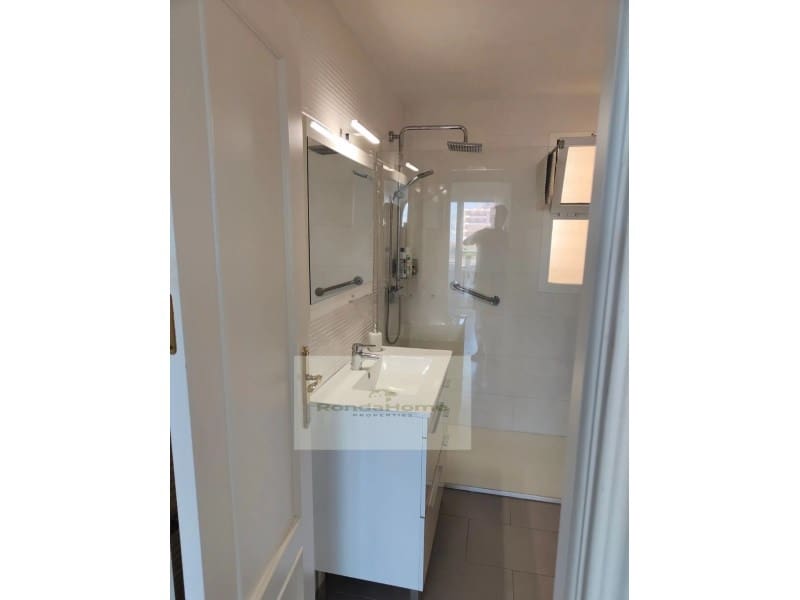 2 Zimmer Wohnung zu vermieten in Fuengirola mit Pool Garage - 1.500 € (Ref: 9984851)