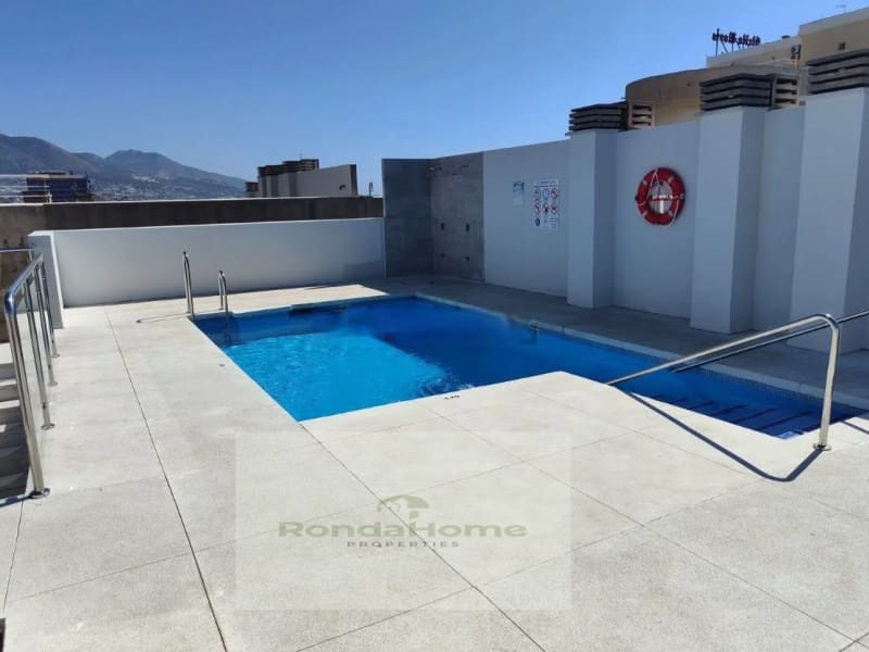 2 Zimmer Wohnung zu vermieten in Fuengirola mit Pool Garage - 1.500 € (Ref: 9984851)