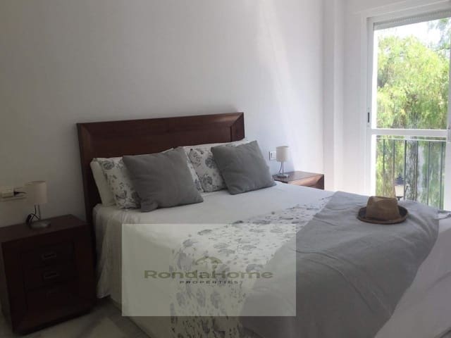 2 soverom Leilighet til leie i La Dama de Noche - La Alzambra, Marbella med svømmebasseng garasje - € 1 900 (Ref: 9990645)