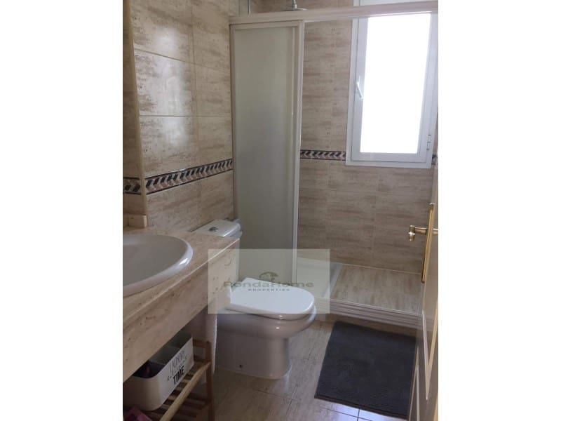 2 slaapkamer Flat te huur in Nueva Andalucia met zwembad garage - € 1.900 (Ref: 9990645)