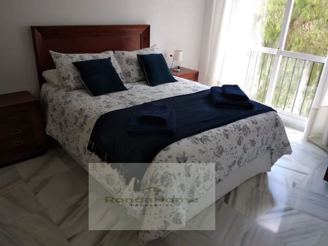 2 soverom Leilighet til leie i La Dama de Noche - La Alzambra, Marbella med svømmebasseng garasje - € 1 900 (Ref: 9990645)