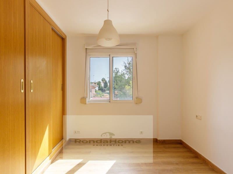 4 camera da letto Appartamento da affittare in Malaga citta con piscina garage - 1.700 € (Rif: 9990646)