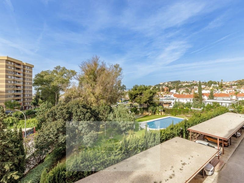 4 camera da letto Appartamento da affittare in Malaga citta con piscina garage - 1.700 € (Rif: 9990646)