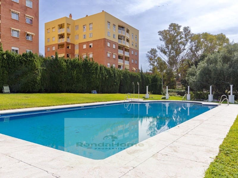 4 camera da letto Appartamento da affittare in Malaga citta con piscina garage - 1.700 € (Rif: 9990646)