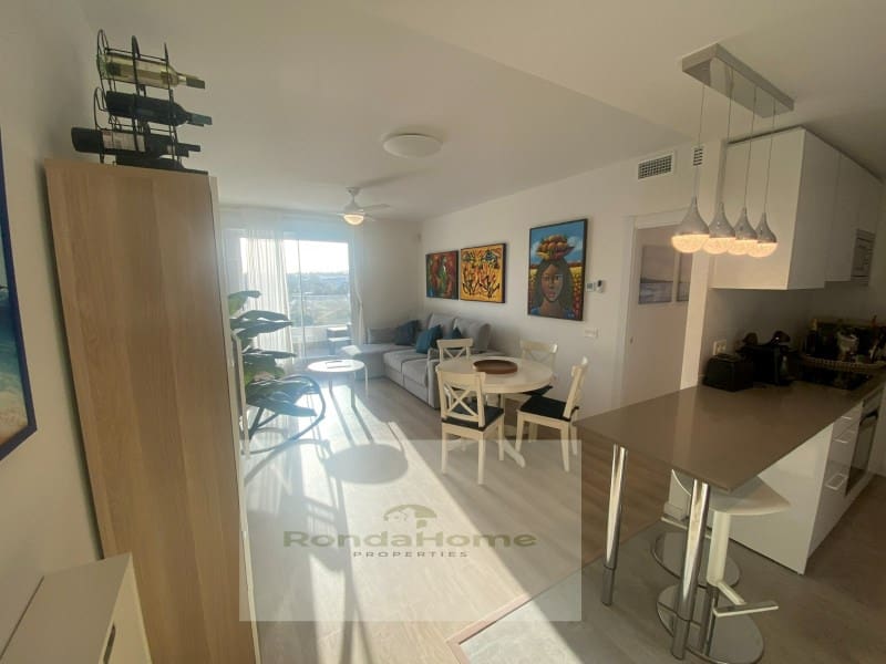 3 soveværelse Lejlighed til leje i Nueva Andalucia med swimmingpool garage - € 2.300 (Ref: 9995085)
