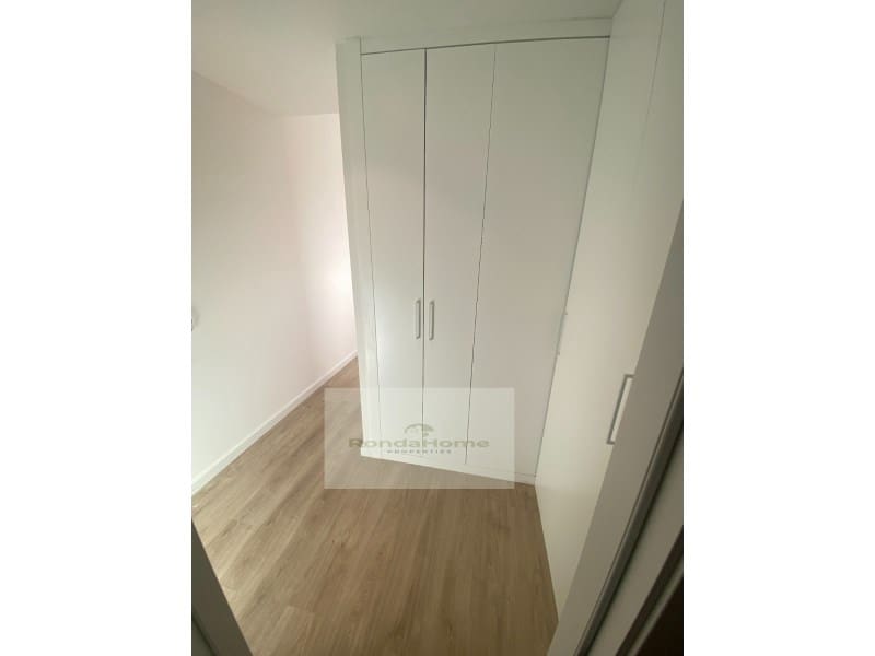 3 soveværelse Lejlighed til leje i Nueva Andalucia med swimmingpool garage - € 2.300 (Ref: 9995085)