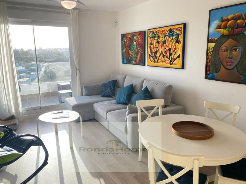 3 soveværelse Lejlighed til leje i Nueva Andalucia med swimmingpool garage - € 2.300 (Ref: 9995085)