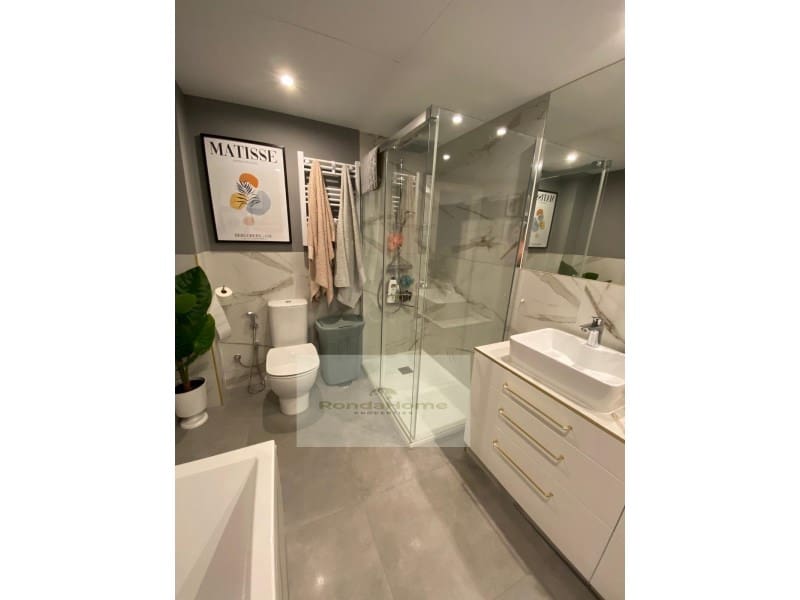 3 soveværelse Lejlighed til leje i Malaga by - € 1.800 (Ref: 9995086)