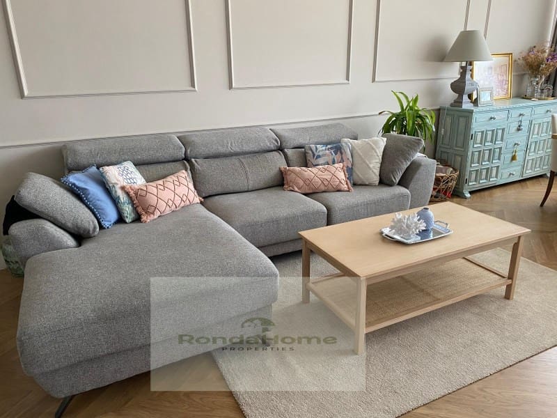 3 soveværelse Lejlighed til leje i Malaga by - € 1.800 (Ref: 9995086)