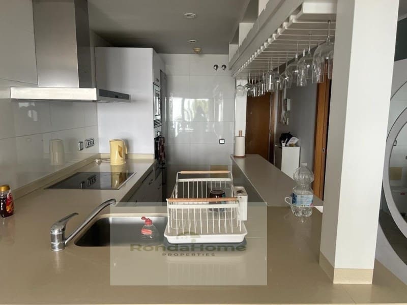 2 soverom Leilighet til salgs i Benalmadena med garasje - € 440 000 (Ref: 9998761)